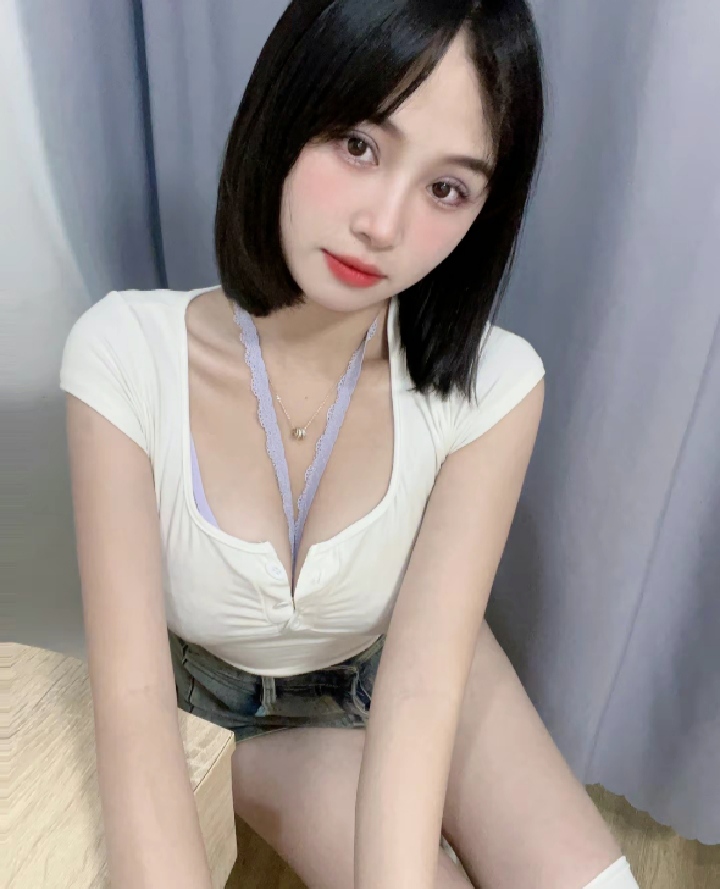 南岗丰满性感的兰兰