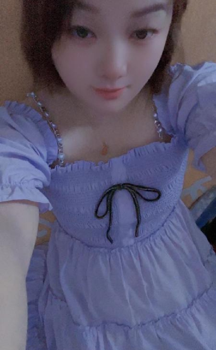 侗族白嫩香香公主