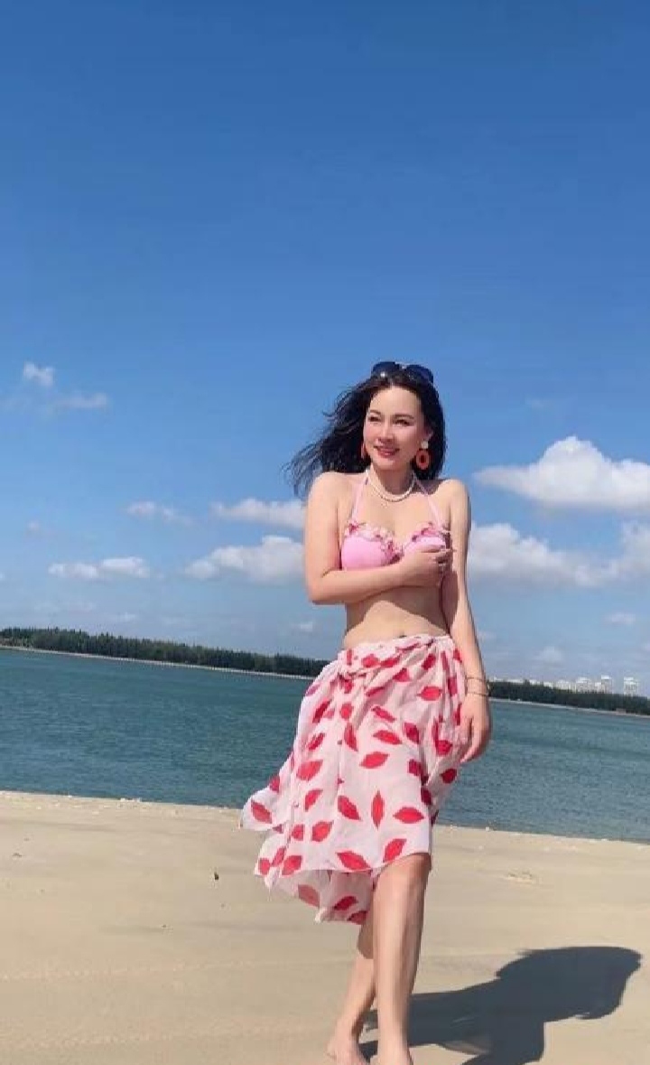 城阳高挑玲珑美少妇