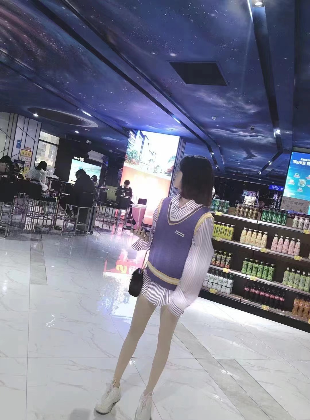 朝阳年轻嫩妹秋秋