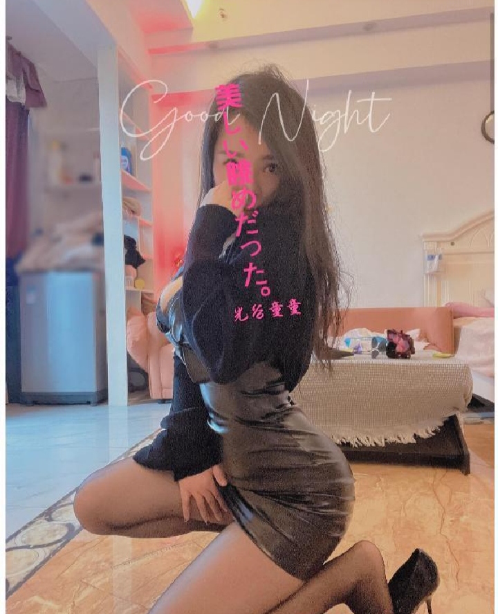 光谷性感翘臀尤物小白菜