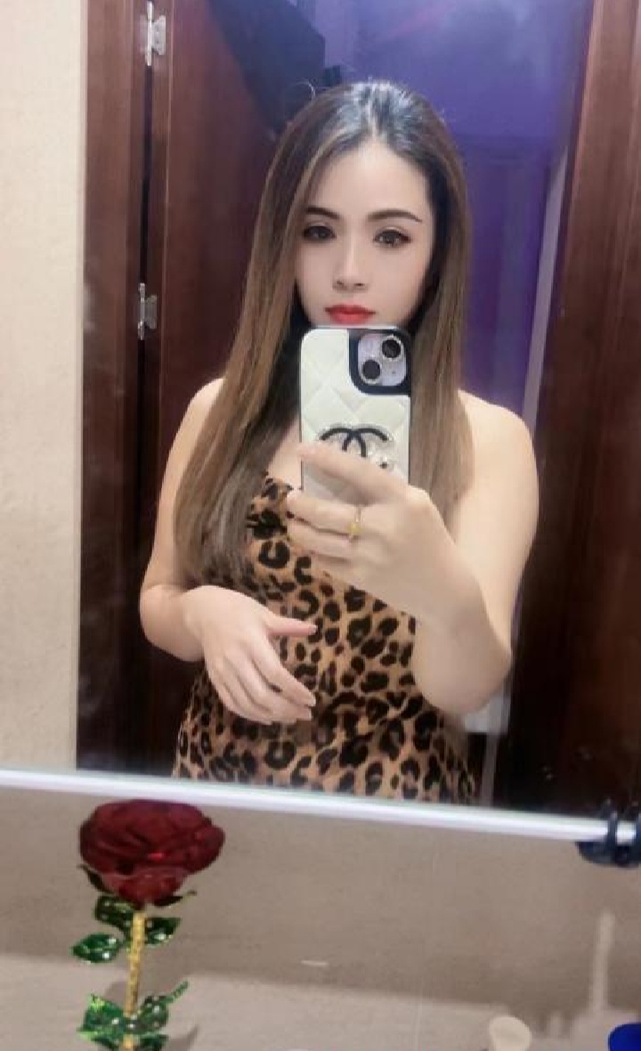 湖塘眼镜小少妇