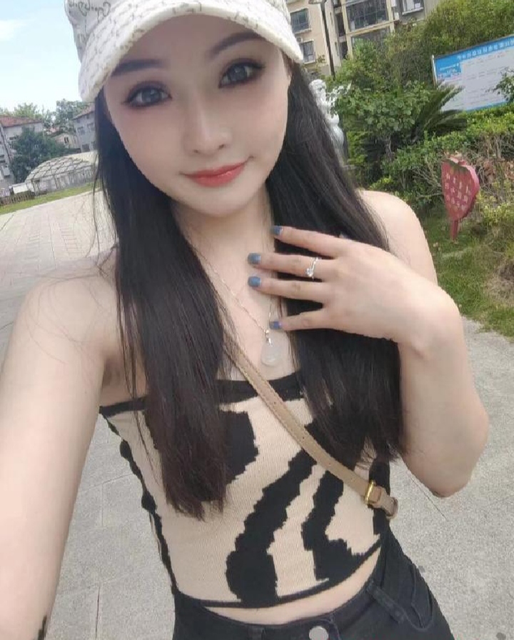 南山念念小姐姐