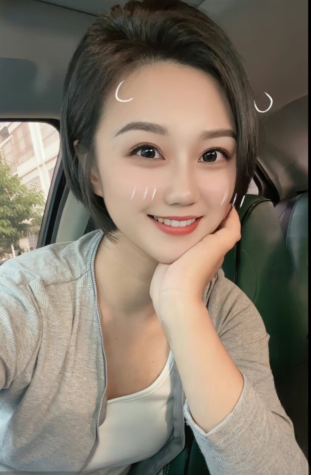 沈阳市一个良家妹子因为忍受不了贫穷和老公离婚下海了