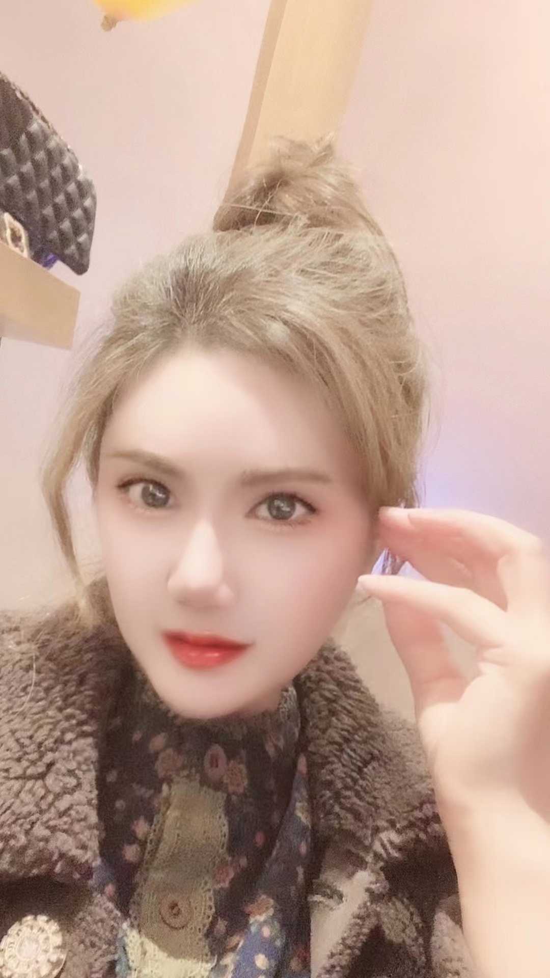 武汉飘飘雨大波熟女