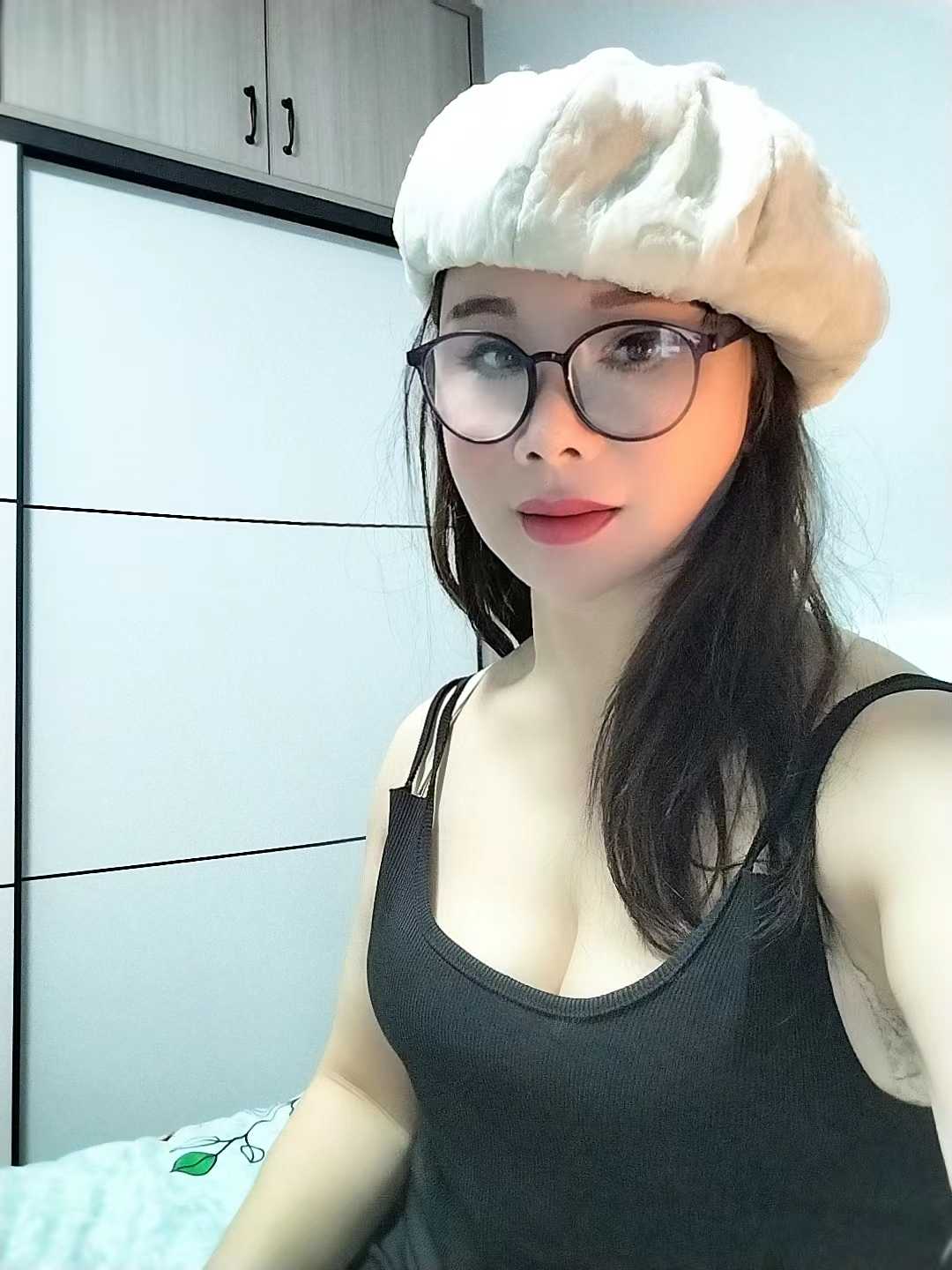 身材服务很棒的妹子