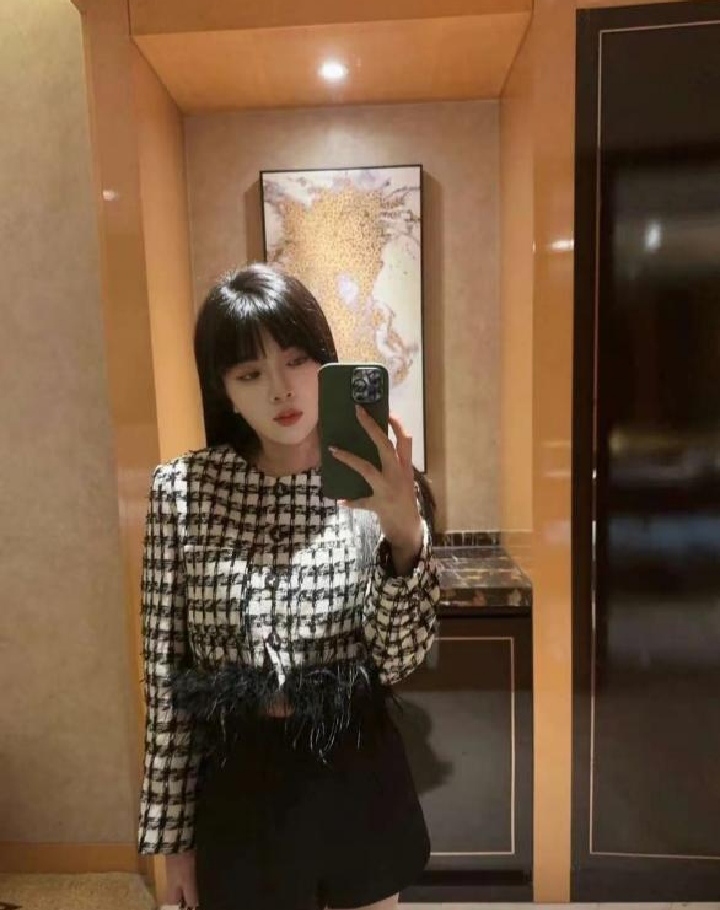 新街口粉嫩柔情美妞