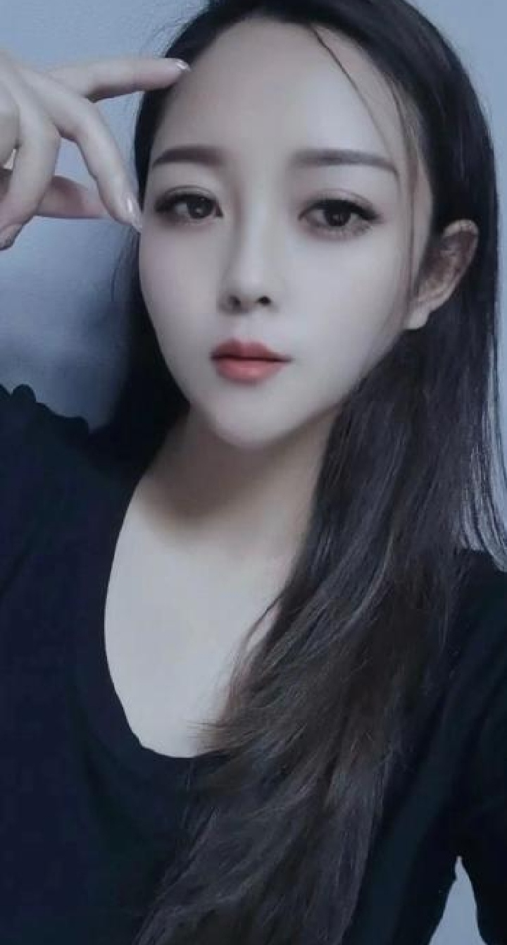 津塔附近尤物御姐