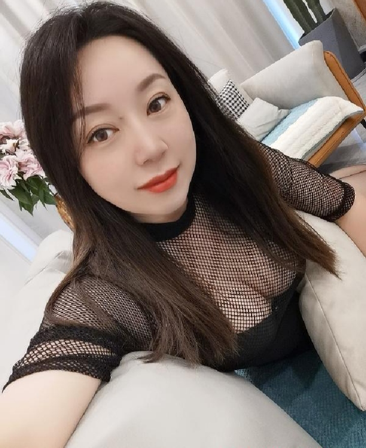 迎新火辣圆润小嫂子