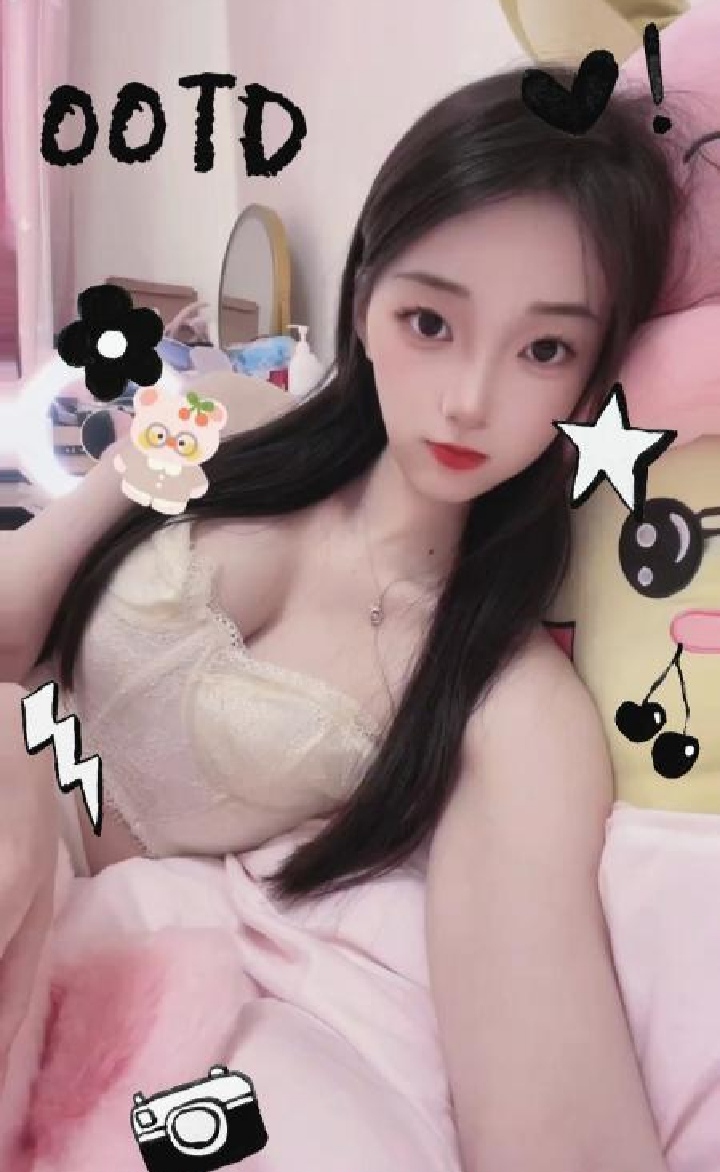 星河世纪城白嫩小女友