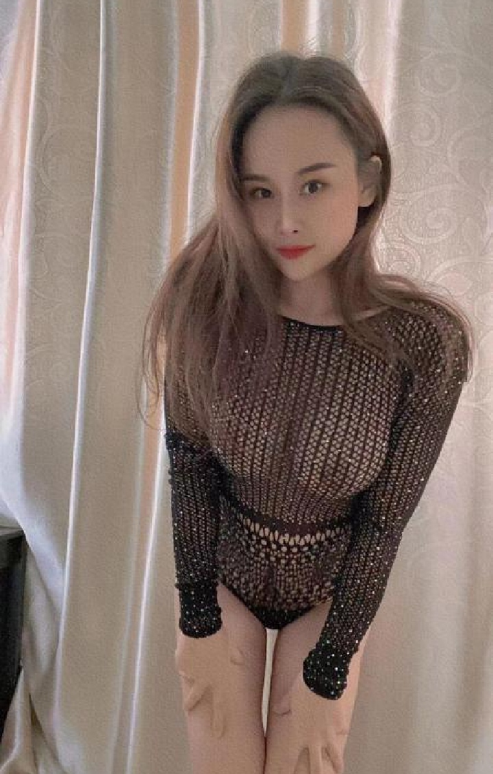 仙鹤街丰润Sao情少妇