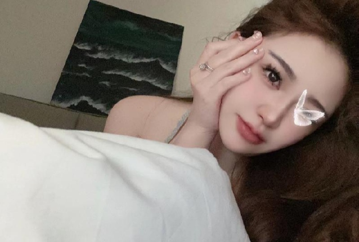 敏感粉嫩大奶甜妹