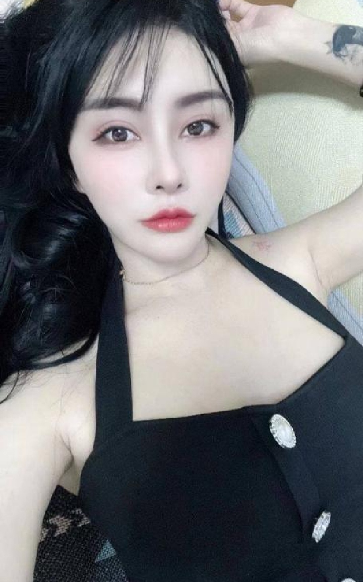 洪山情趣制服小少妇