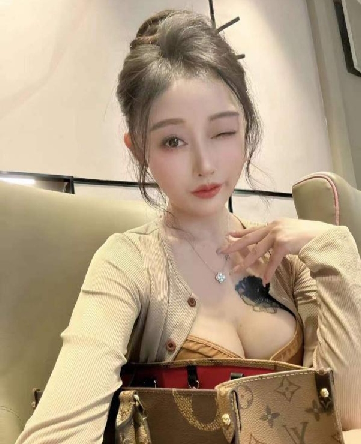 静安漂亮性感苏暖暖