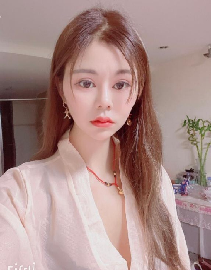 粉嫩花式服务九妹