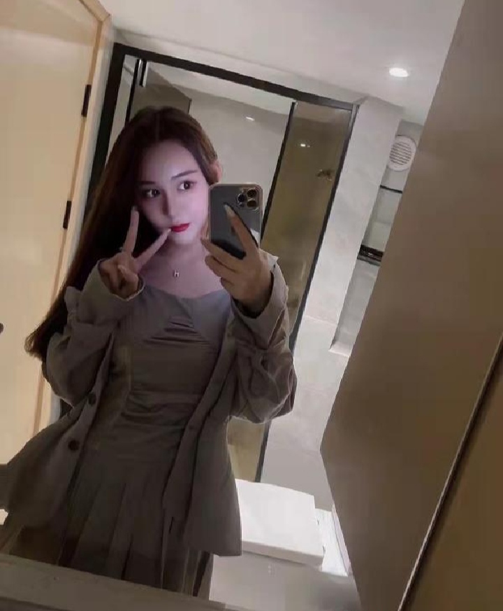 雨花妩媚甜美小姐姐