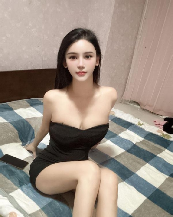 颜值嫩妹制服诱惑