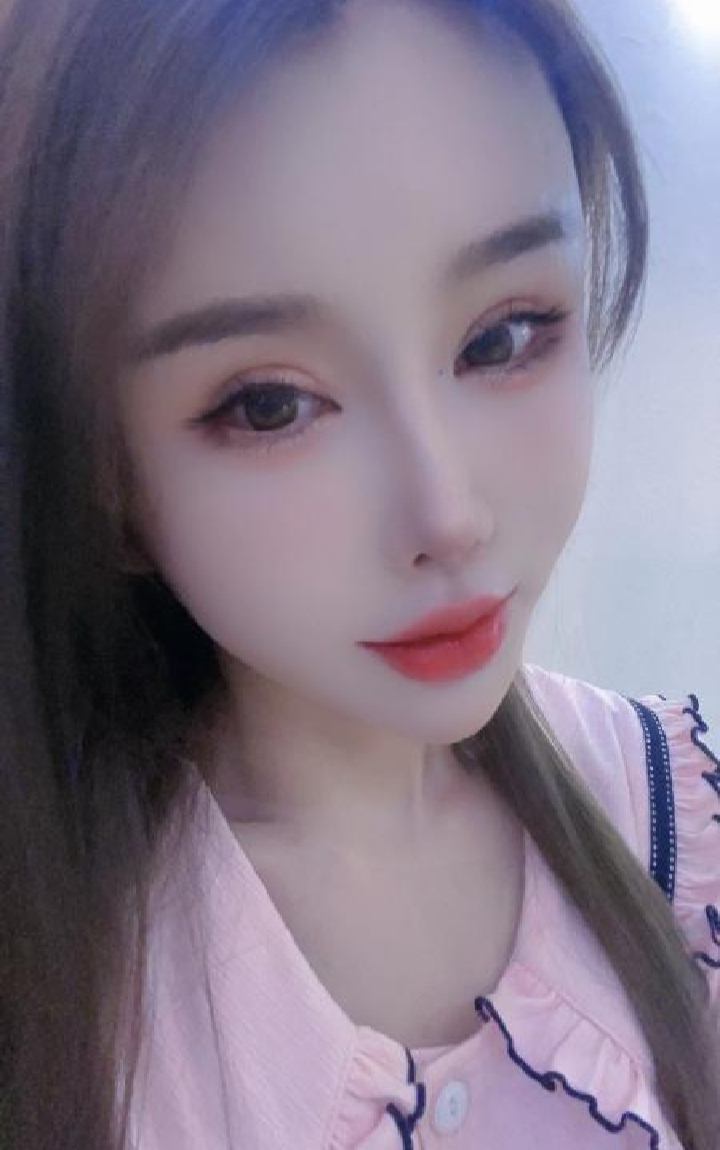 成华苗条火辣妹子