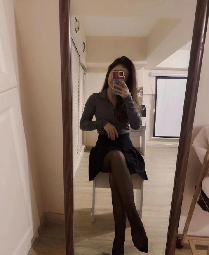 龙华黑丝长腿萌萌