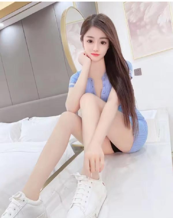 粉嫩小情人丰满小溪水