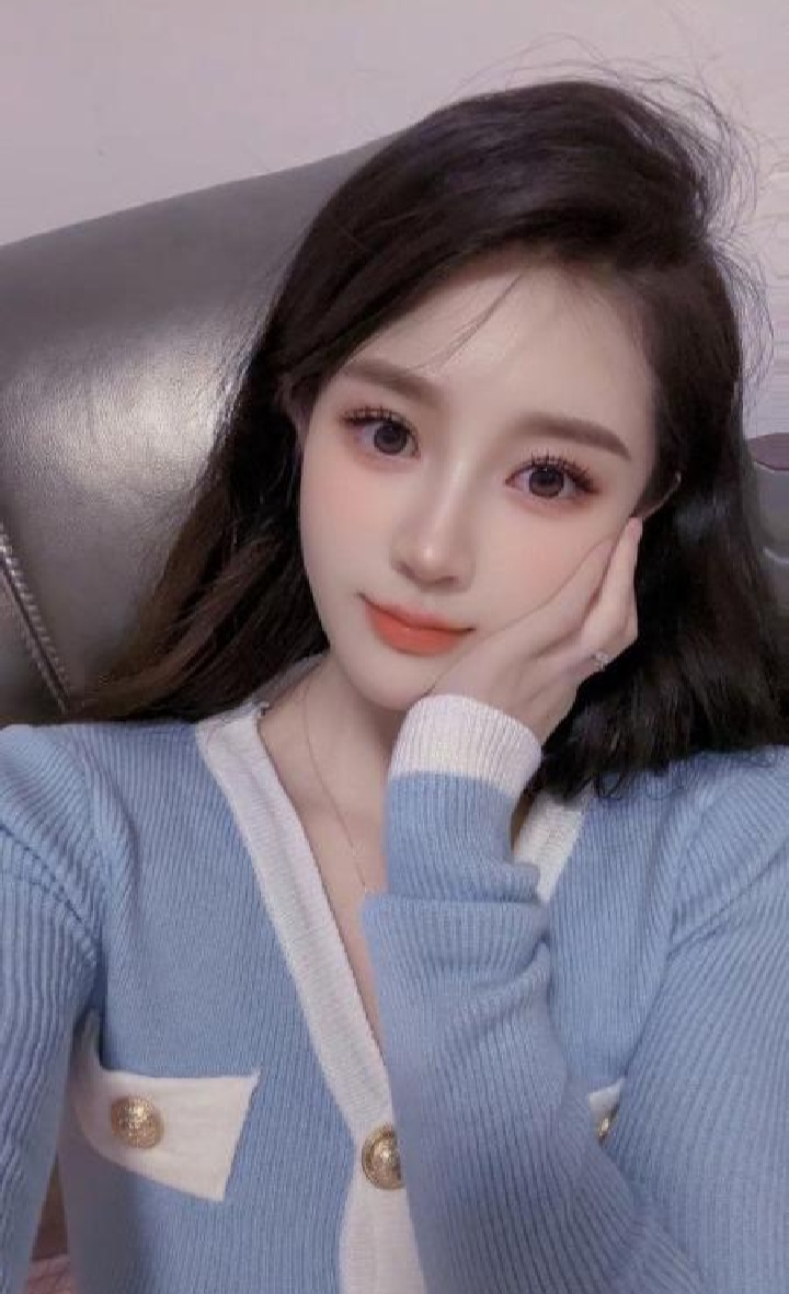 颜值在线乖巧小女友