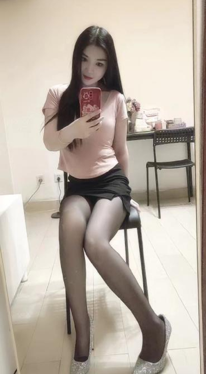 南山丝袜美腿薇薇