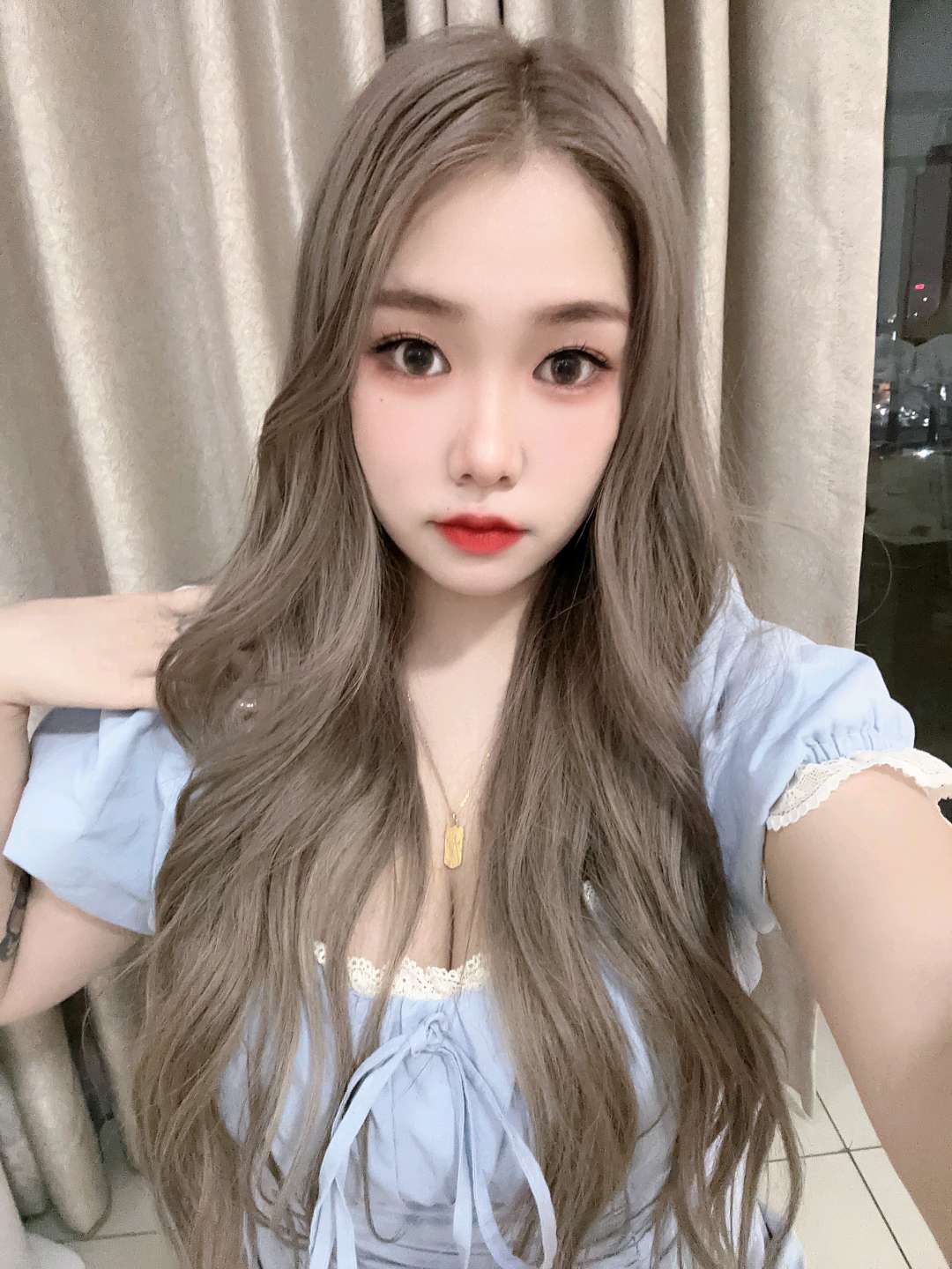 坛子口丰满甜妹