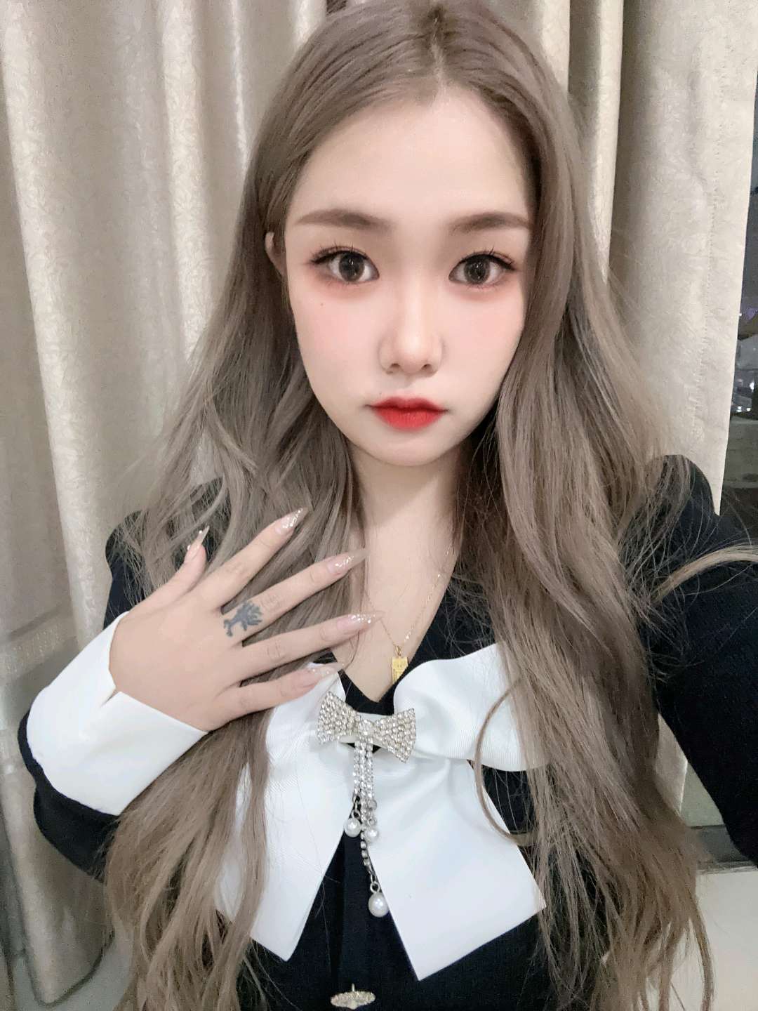 坛子口丰满甜妹