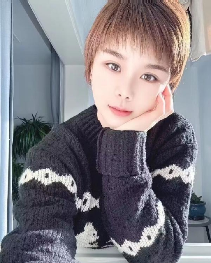 短发小妹服务得劲