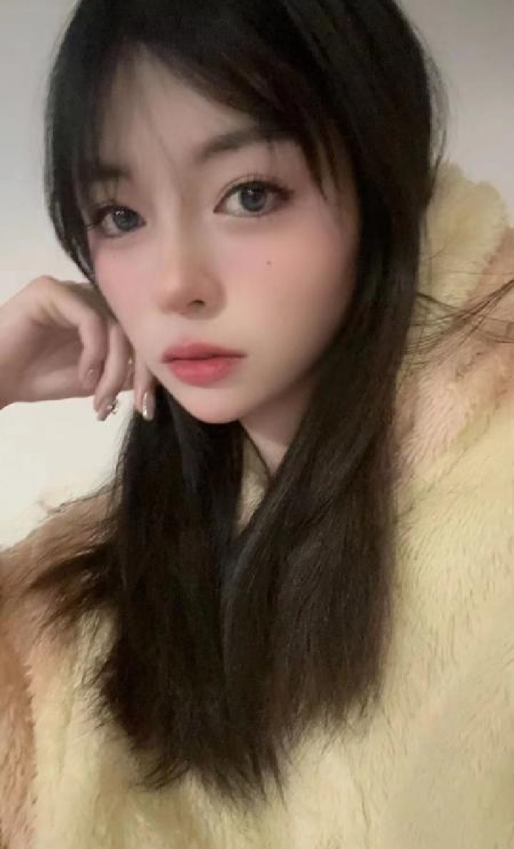 西田兼职美甲小姐姐