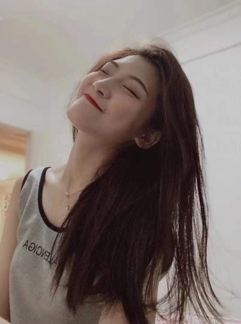 年轻妹妹也很会玩