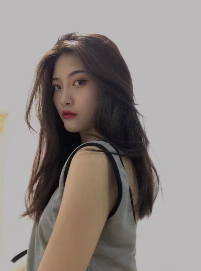 年轻妹妹也很会玩