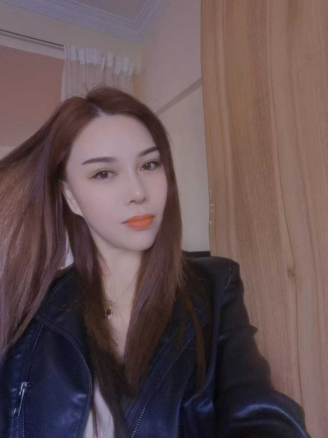 来自四川的气质少妇，非常sao！