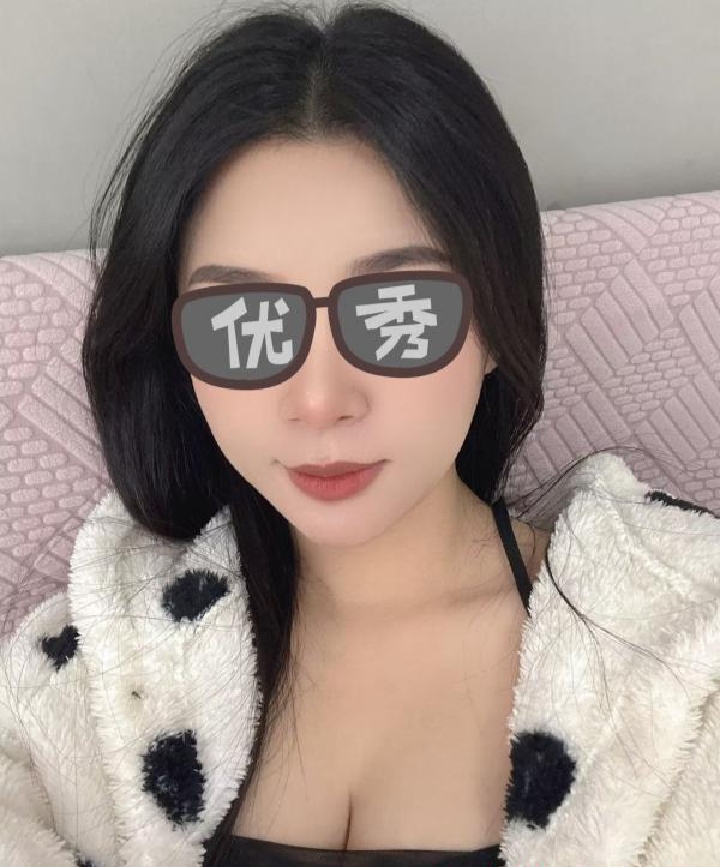 万象丰满诱惑颜值少妇