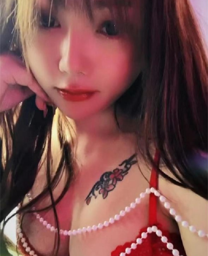 芜湖大胸白嫩彩虹糖