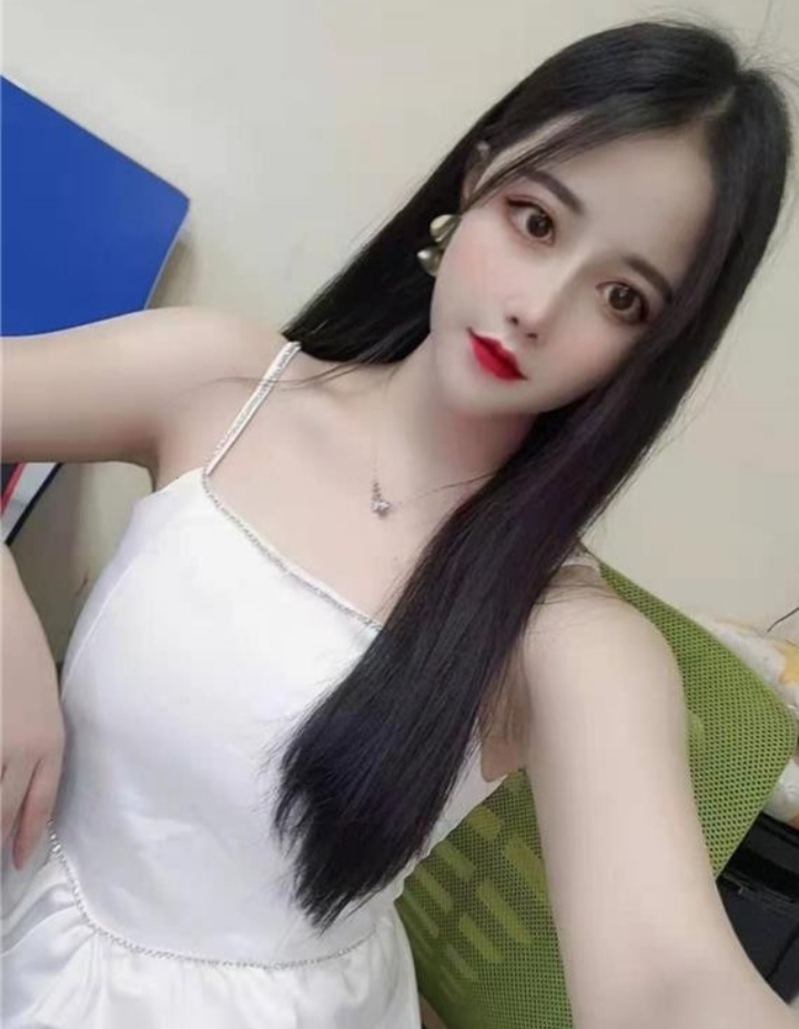 火辣丰满长腿小少妇