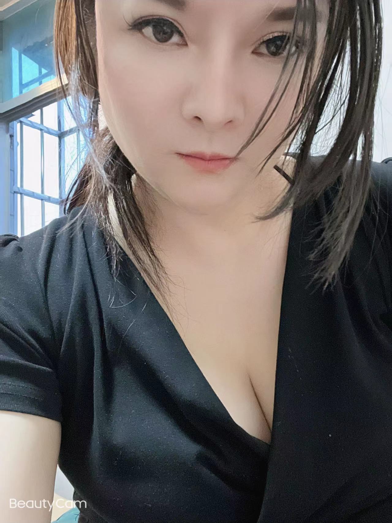 丰满风Sao的小少妇