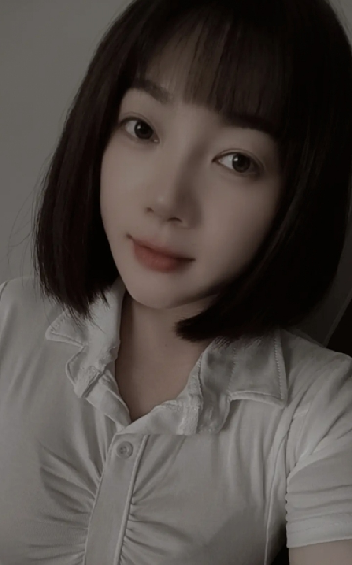 蜀山金大地短发风情少妇