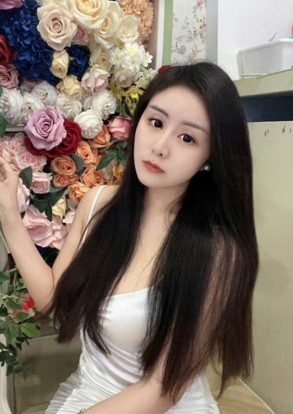 南山区丰满诱人辣妹小萌