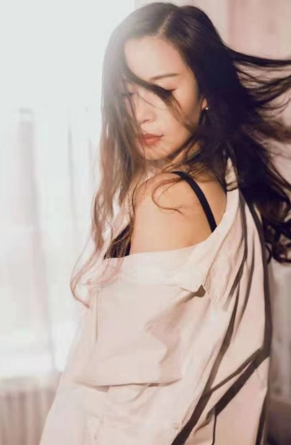 前凸后翘很不错妹子