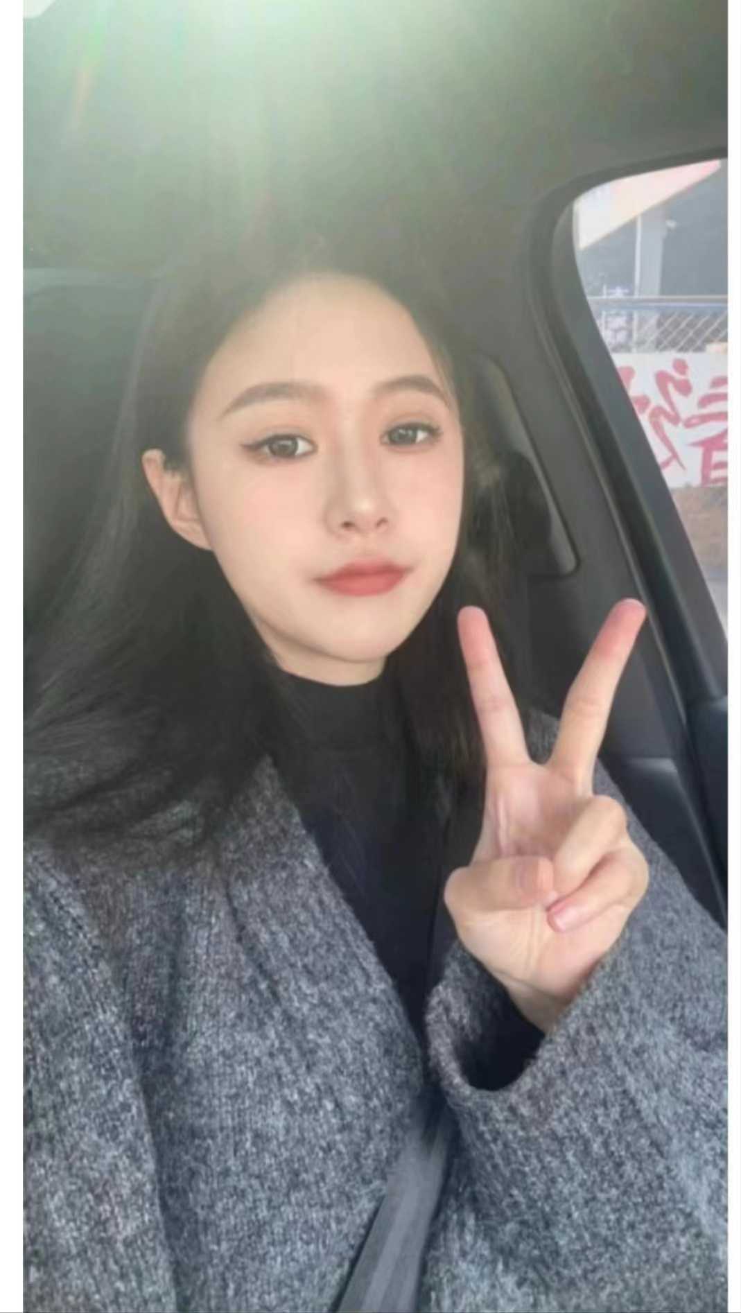 下面粉嫩的小鲍鱼值得冲