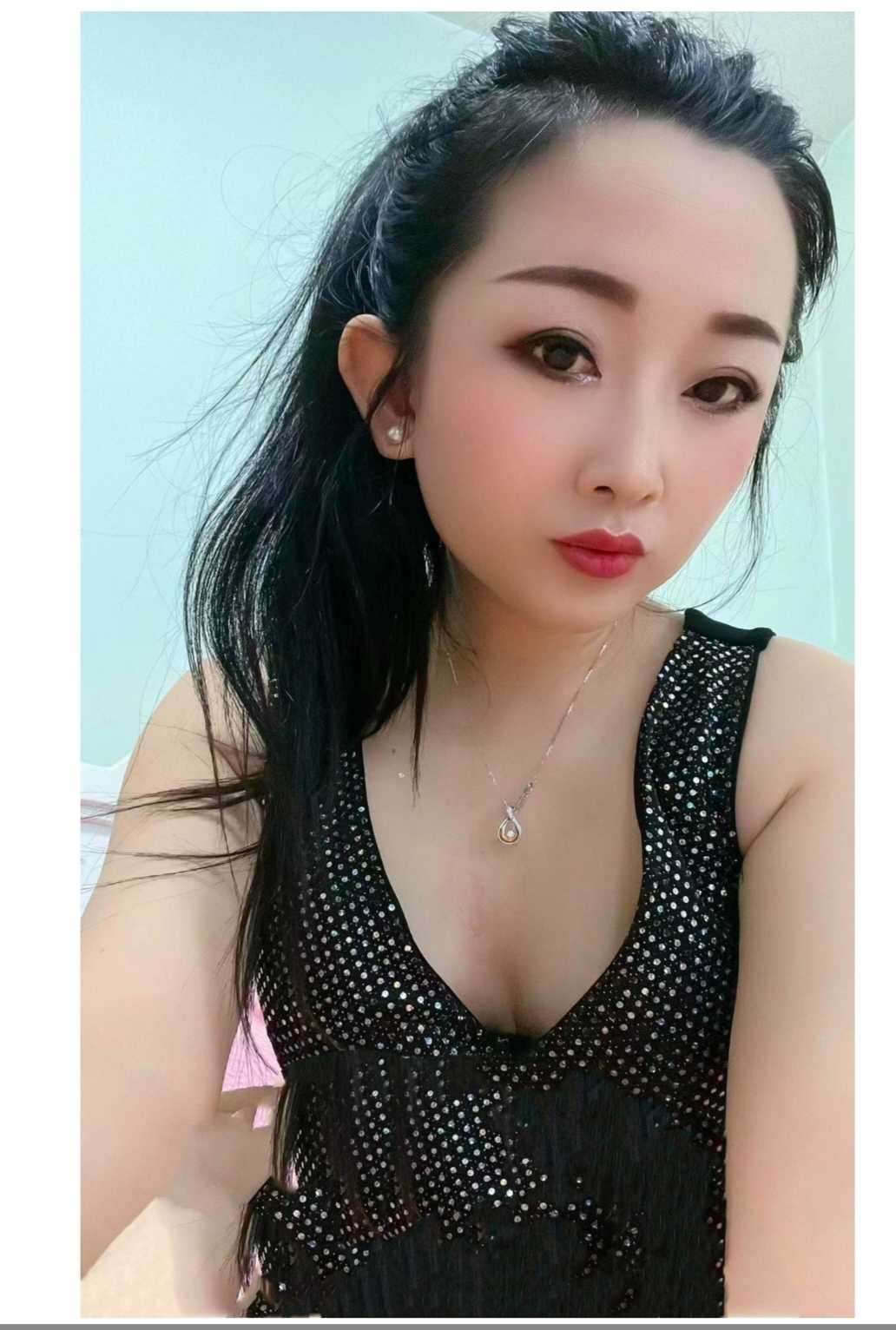 白嫩御姐碧紧一插就喷水