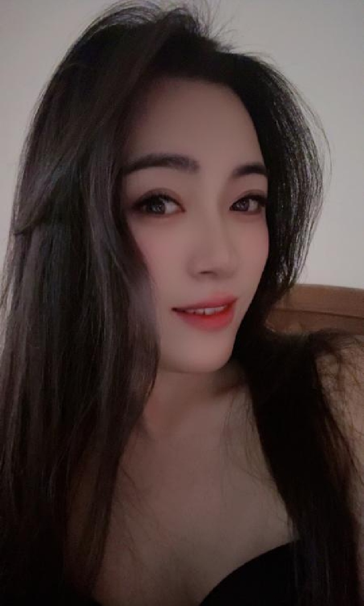 吴中性感黑丝御姐