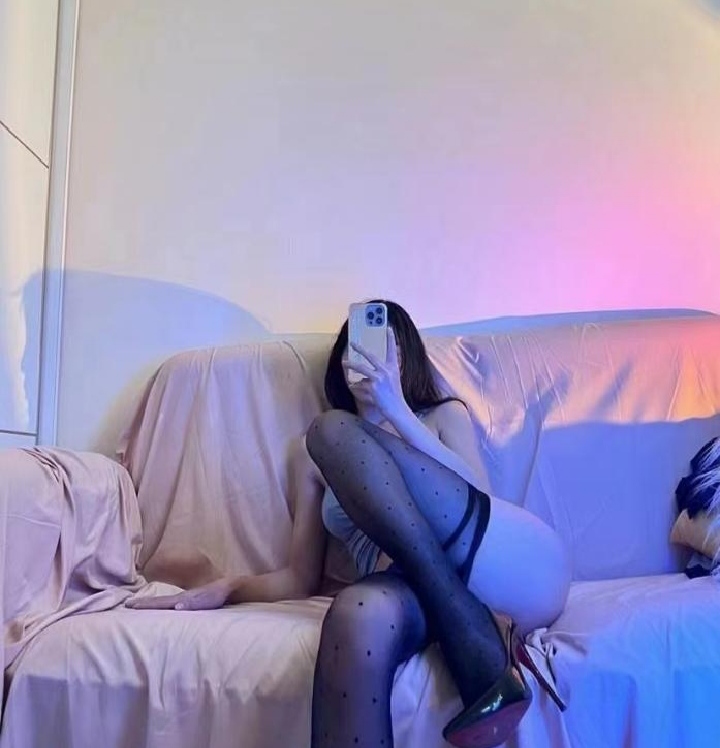 南山制服丝袜诱惑嫩妹