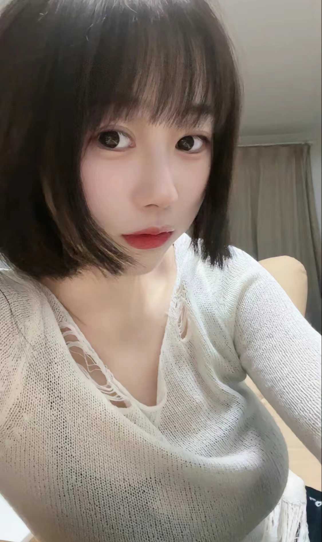 半套服务的小姐姐