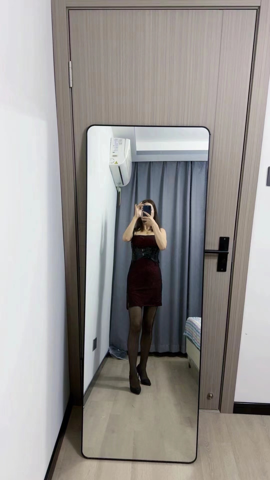 身材颜值韵味都很不错