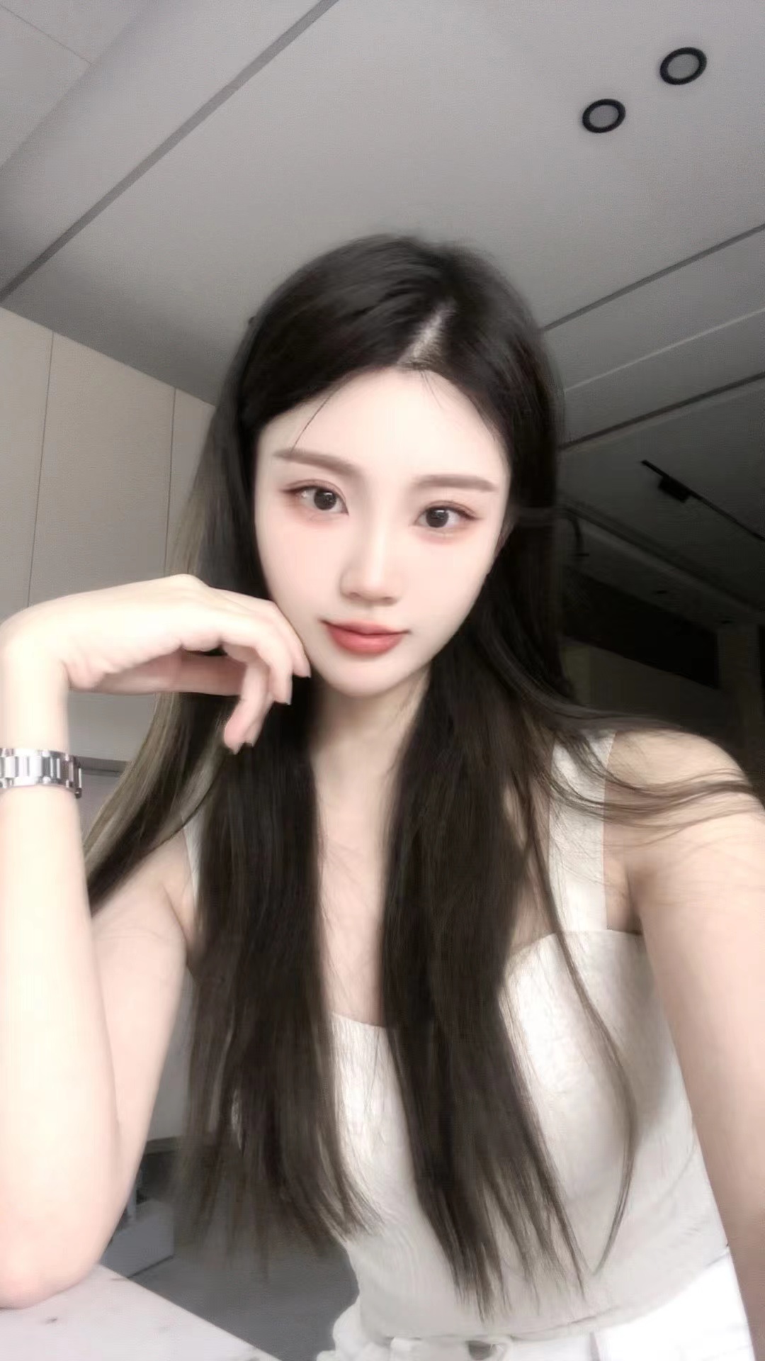 很懂男人的小美女