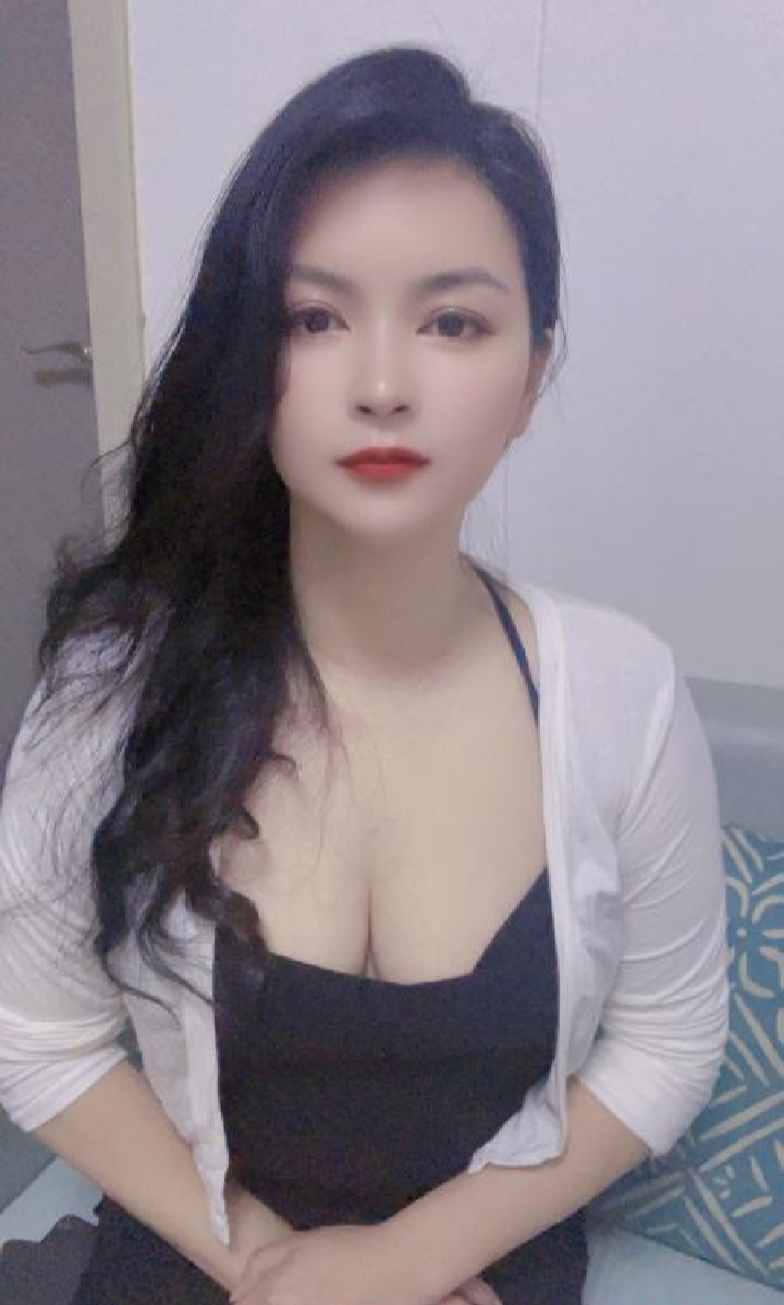 天河美乳林雨欣