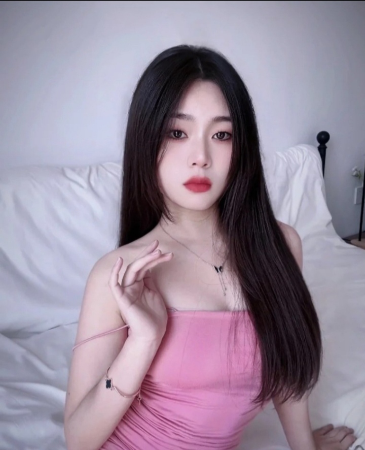 秦淮纯欲兼职小姐姐