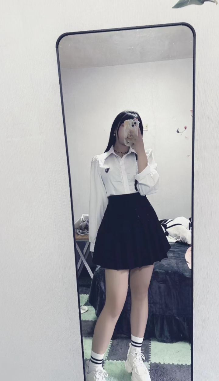 温柔可爱的萝莉妹妹